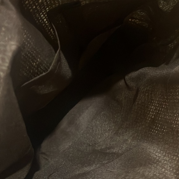 Small,cute purse. I used this purse onces and she’s ready to go. - Picture 3 of 3